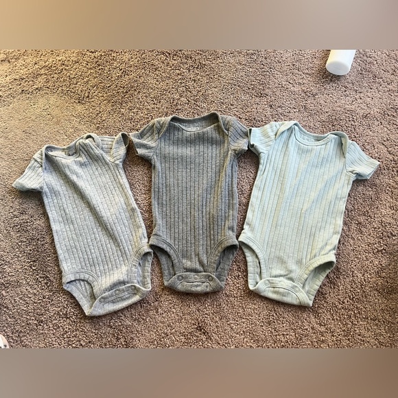 3 bodysuits - Picture 1 of 1